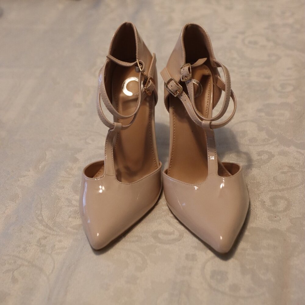 Journee Collection Nude Heels